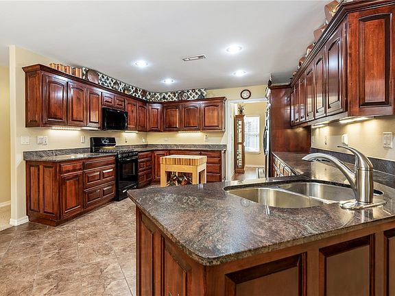5th image of 1 Kincardine Ln