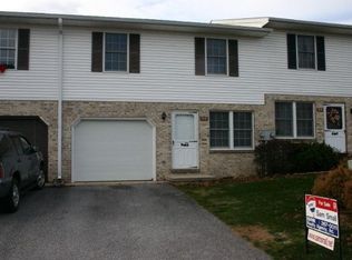 86 Brookmeadow Ln, Chambersburg, PA 17201