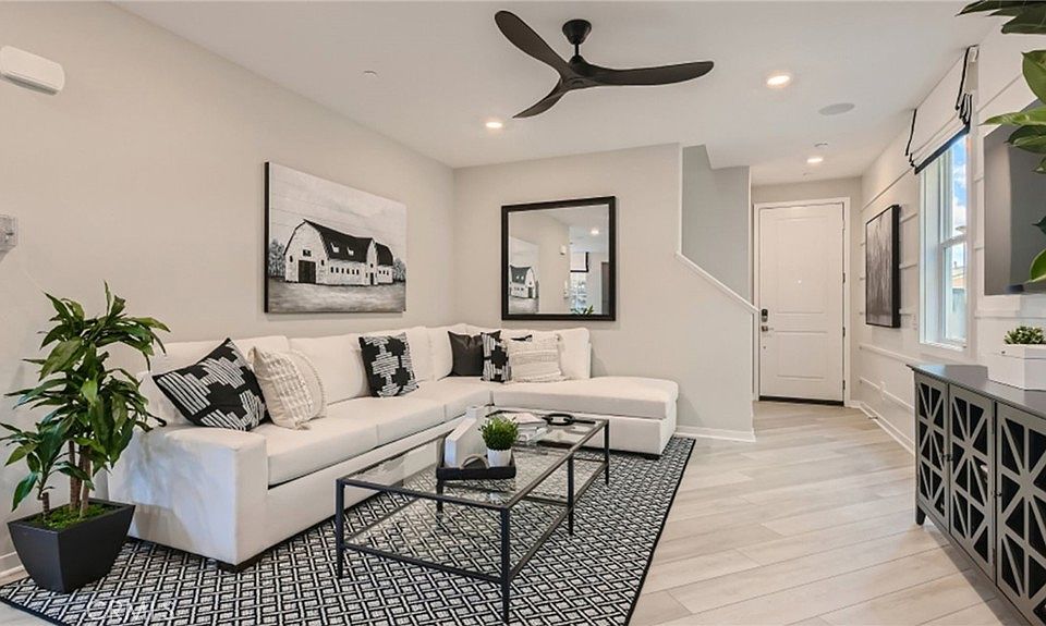 16587 Poppy Seed Ln, Fontana, CA 92336 Zillow