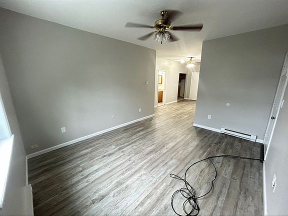 2nd image of 621 Birch St APT 1