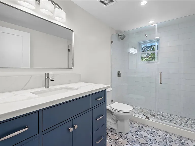 1208 E Maple Ave #A — Photo 8