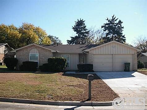 1st image of 908 Moorhead Ct
