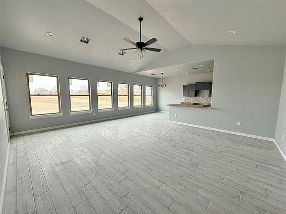 3rd image of 3324 Continental Ct