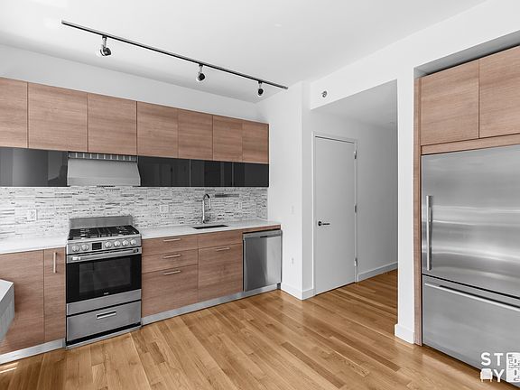 4th image of 333 Greene Ave #2D