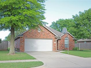 525 Laws Dr, Norman, OK 73072
