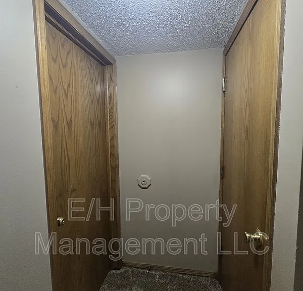9105 W Westlawn St #1 — Photo 25