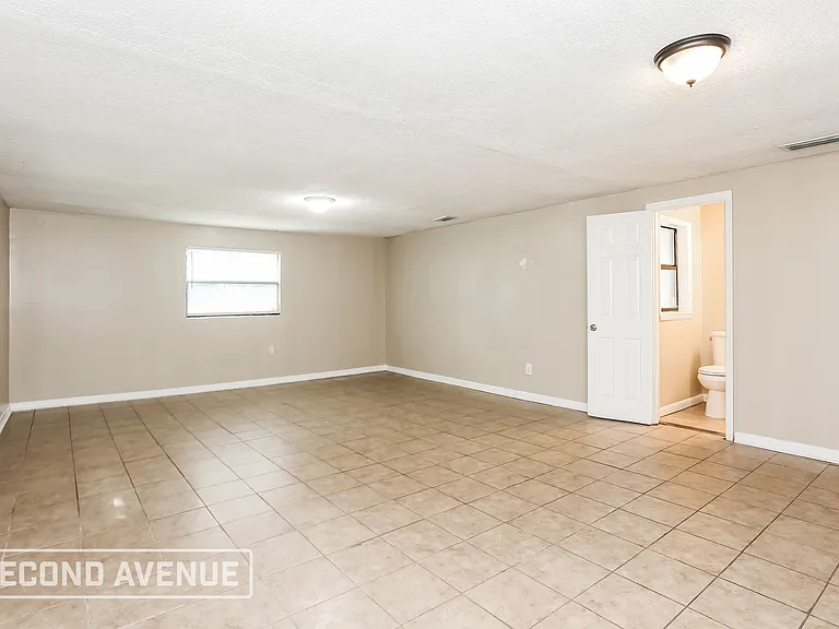 7938 Lake Park Ct — Photo 11