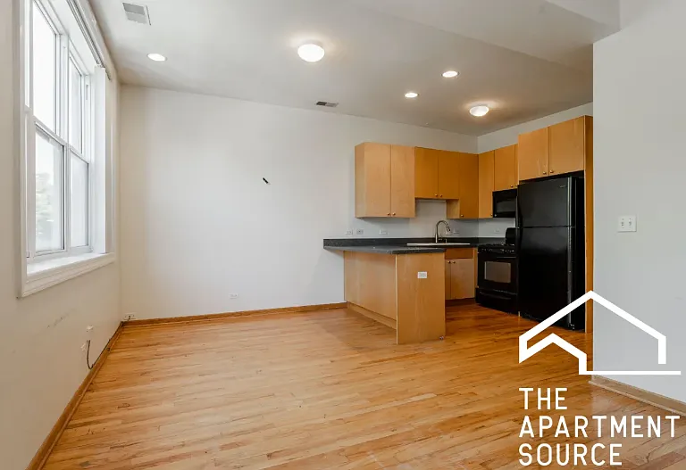 1452 N Leavitt St #2F — Photo 3