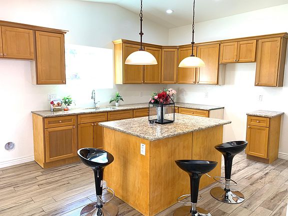 4th image of 3917 W McLellan Blvd