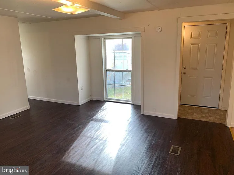 729 Dollar Ln — Photo 17