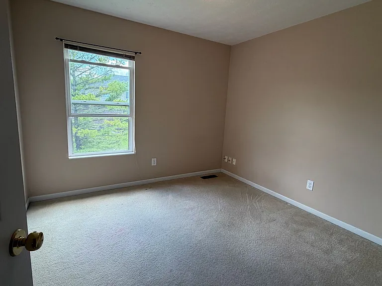 174 Farmridge Rd — Photo 16