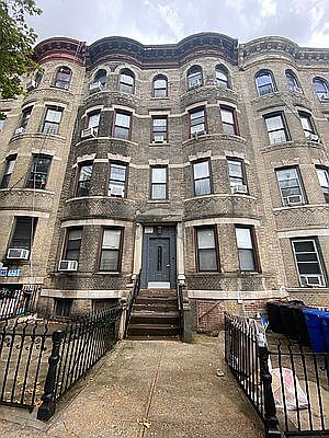 2nd image of 444 51st St APT 1
