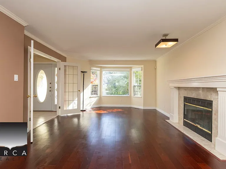 3015 Griffin Pl — Photo 4