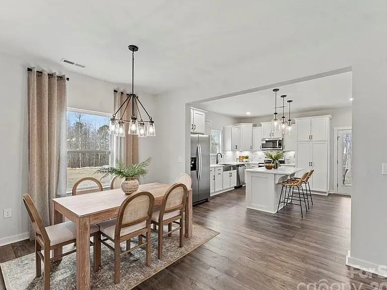 1285 Elizabeth Ave — Photo 4