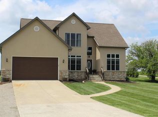 195 Brandon Dr, Pataskala, OH 43062