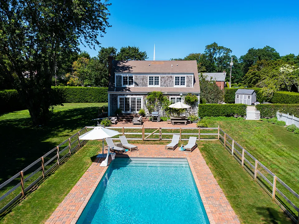 11 Sawasett Ave