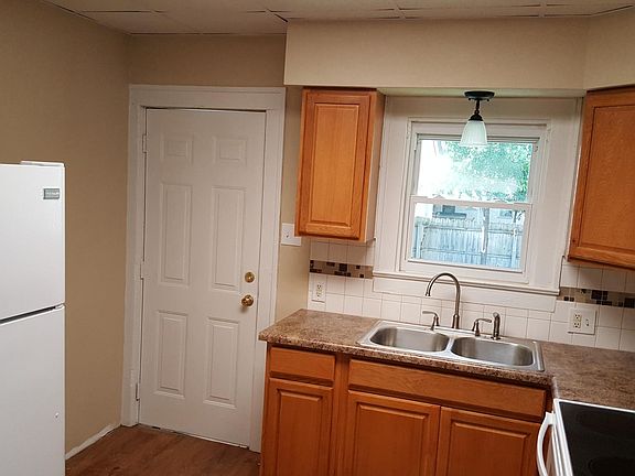 4th image of 25 Eckhard Ave #A