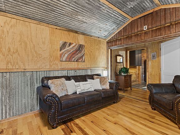 4th image of 2245 Winona Rd #1