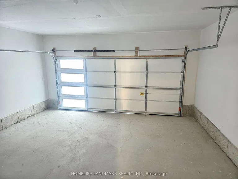 92 Avani Ave — Photo 31