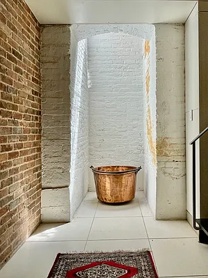 Rented by Costa Properties Group LLC | media 32