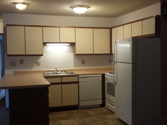 3rd image of 927 Churchill St #5EAST