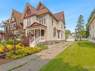 216 E Main St, Ionia, MI, 48846