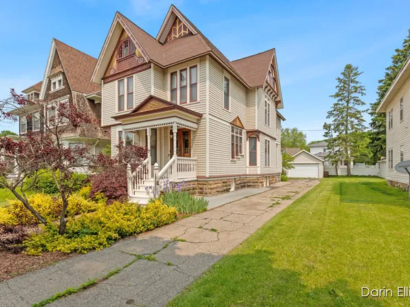 216 E Main St, Ionia, MI 48846