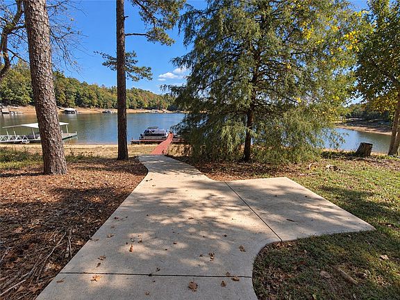 2nd image of 119 S Shore Dr