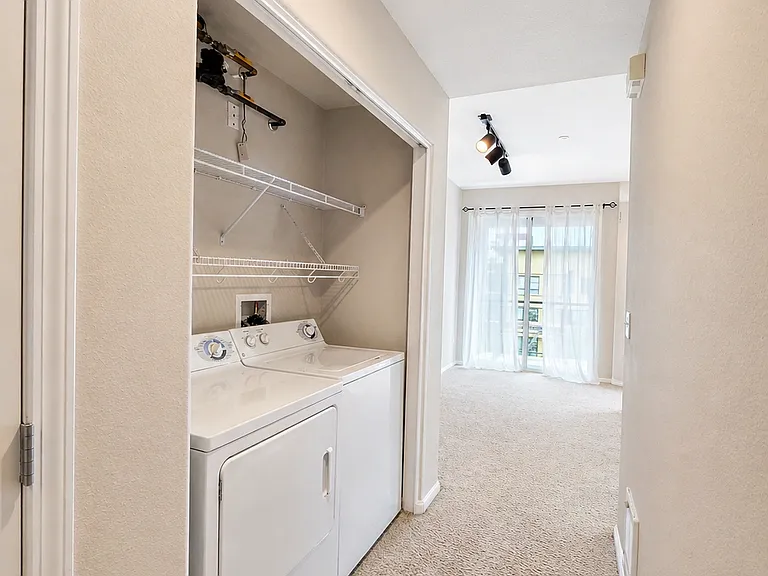 1121 40th St #4401 — Photo 10