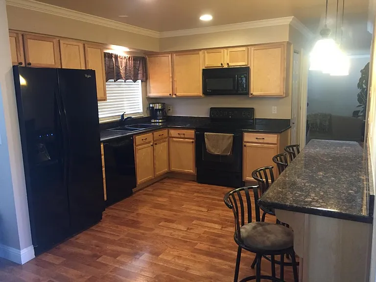 12214 W Saratoga Ave — Photo 4