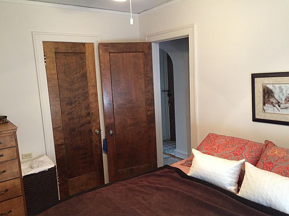 2nd image of 4522 N Wolcott Ave APT 3B