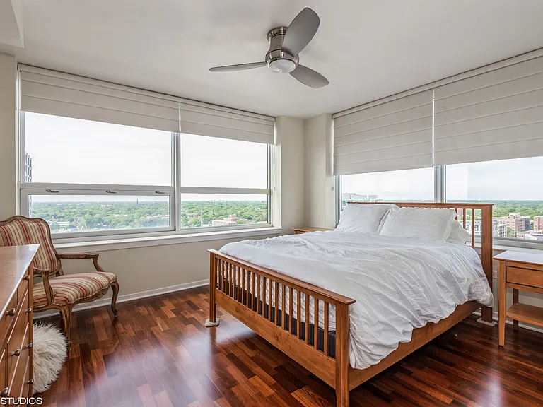 807 Davis St #1501 — Photo 7