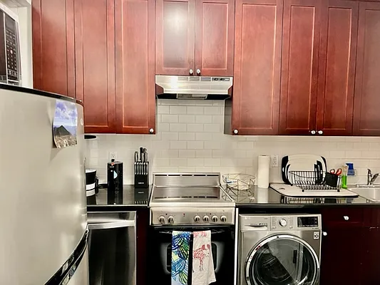 Rented by Bank Neary | media 3