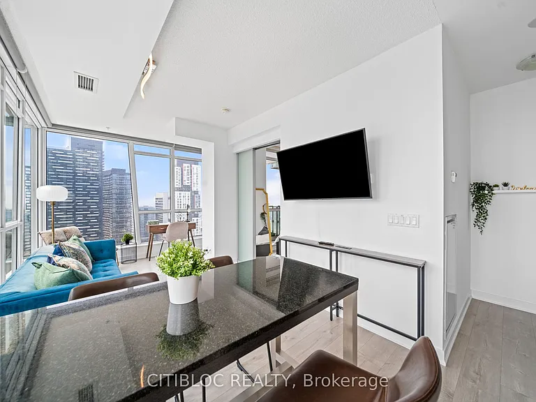30 Nelson St #2807 — Photo 10