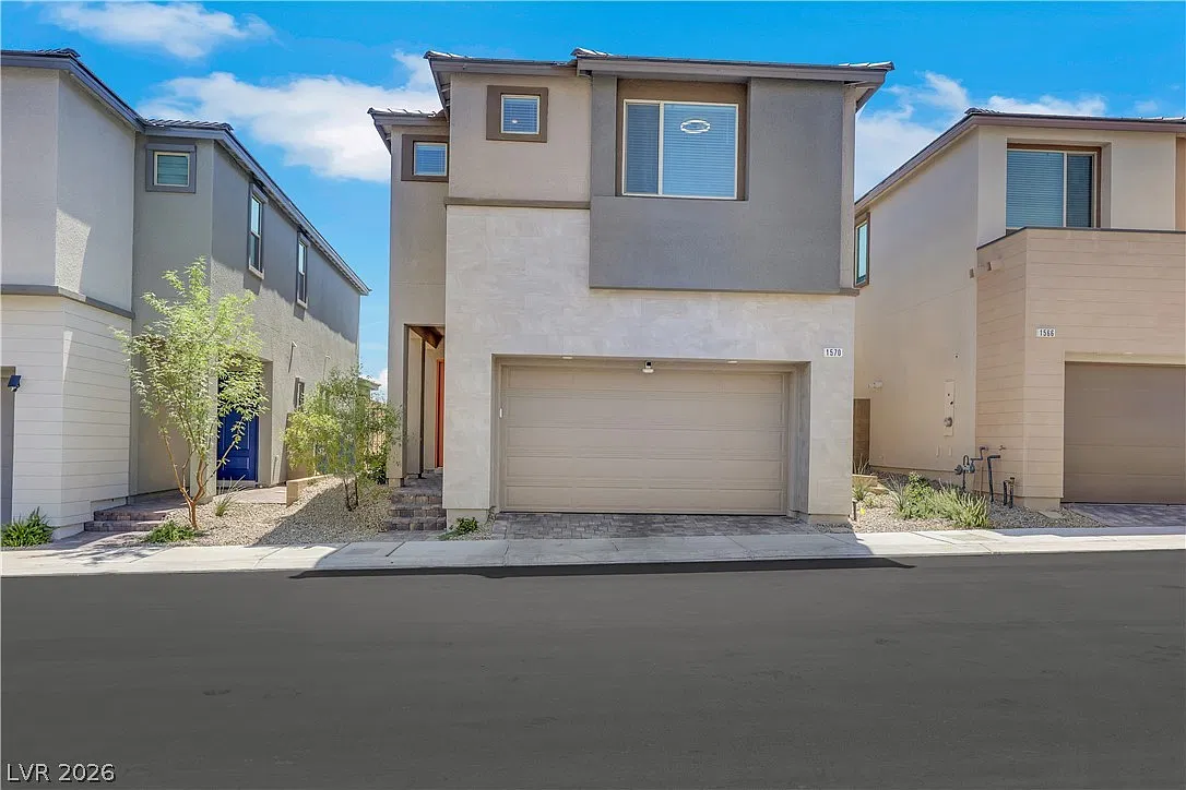 5 bed, 3.0 bath, 2466 sqft, $3,300 — Photo 1