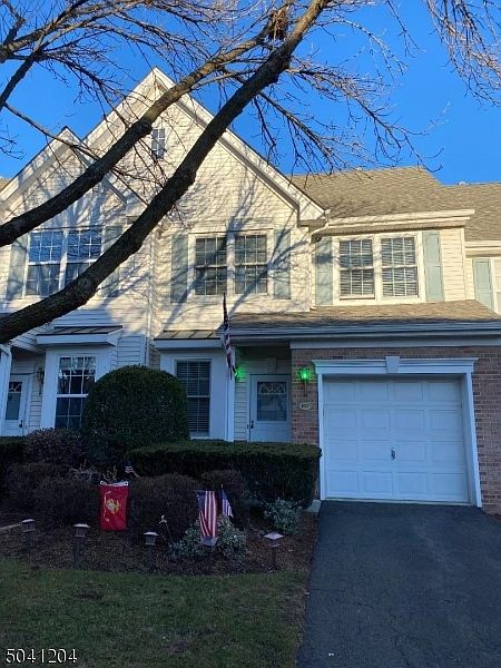 1st image of 102 Stratford Dr #102