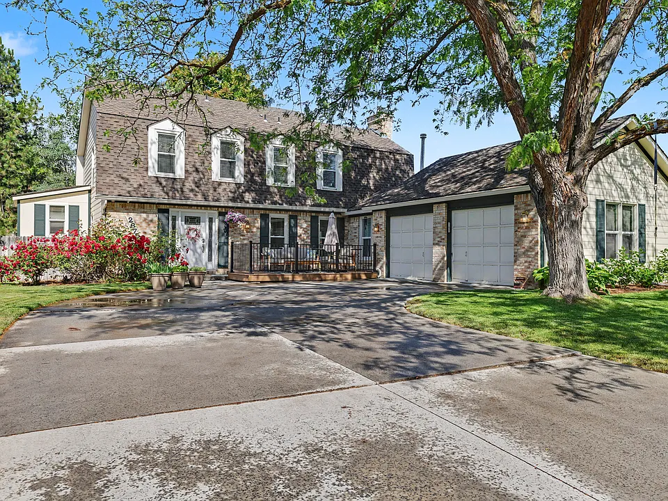 2675 S Falling Brook Way