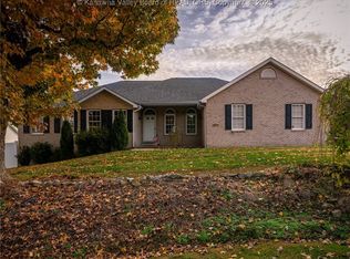 243 Maple Rd, Hurricane, WV 25526