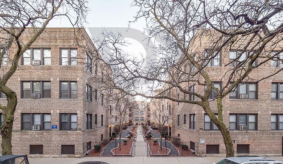 1st image of 3720 N Pine Grove Ave #37245E3