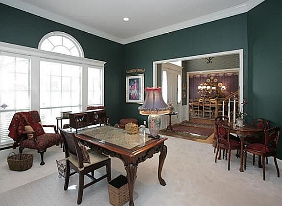 4th image of 4553 Huntwick Dr