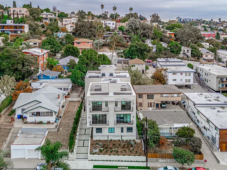 1342 Portia St — Photo 43