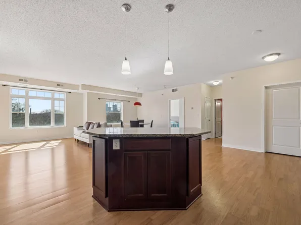 619 8th St SE Unit 409, Minneapolis, MN 55414