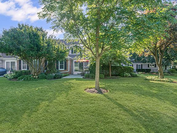 4th image of 688 Glasgow Ln
