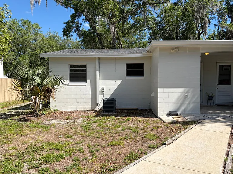 190 W Ventris Ave — Photo 27