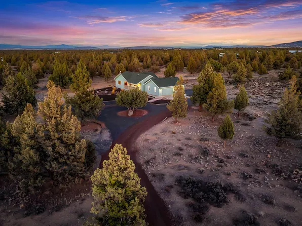 5988 SW Mount Bachelor Dr, Powell Butte, OR 97753