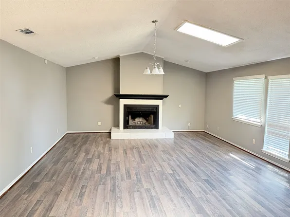 10350 Desdemona Dr, Dallas, TX 75228