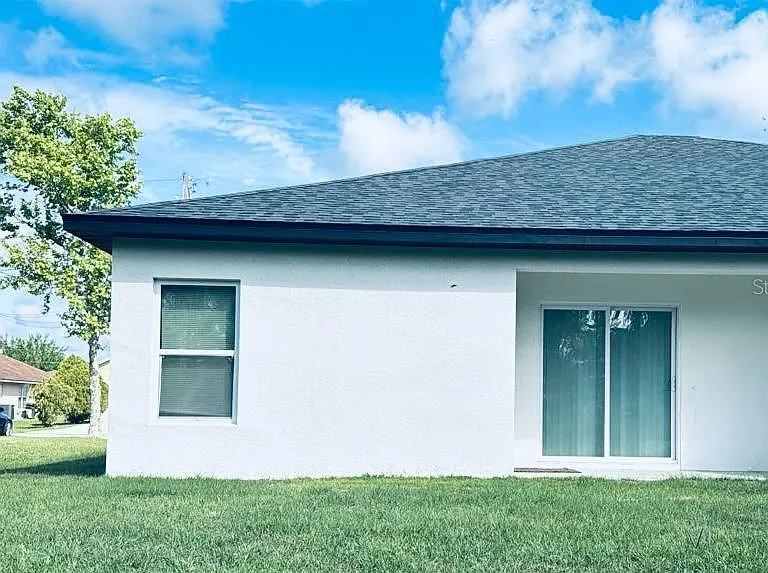 309 Clermont Dr #B — Photo 3