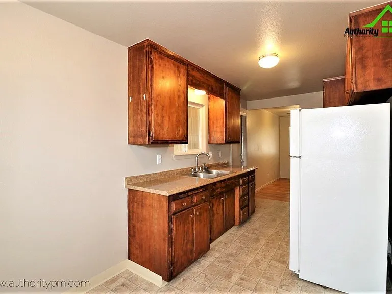 3909 Mercury Dr — Photo 9