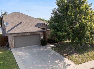 502 Fountain View Ln, Nevada, TX 75173