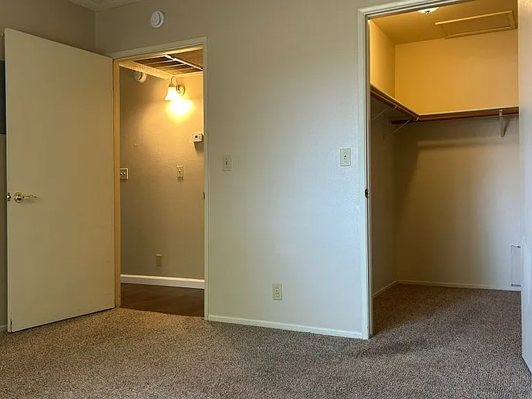 425 Rick Ct — Photo 7